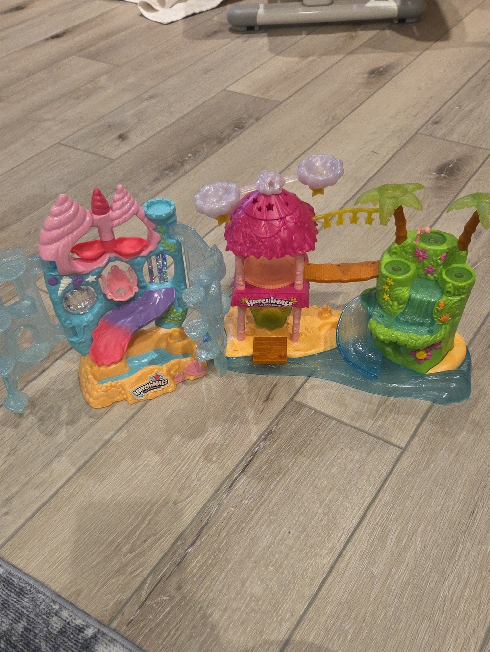 Spin Master Games Hatchimals Colleggtibles Tropical Party Playset